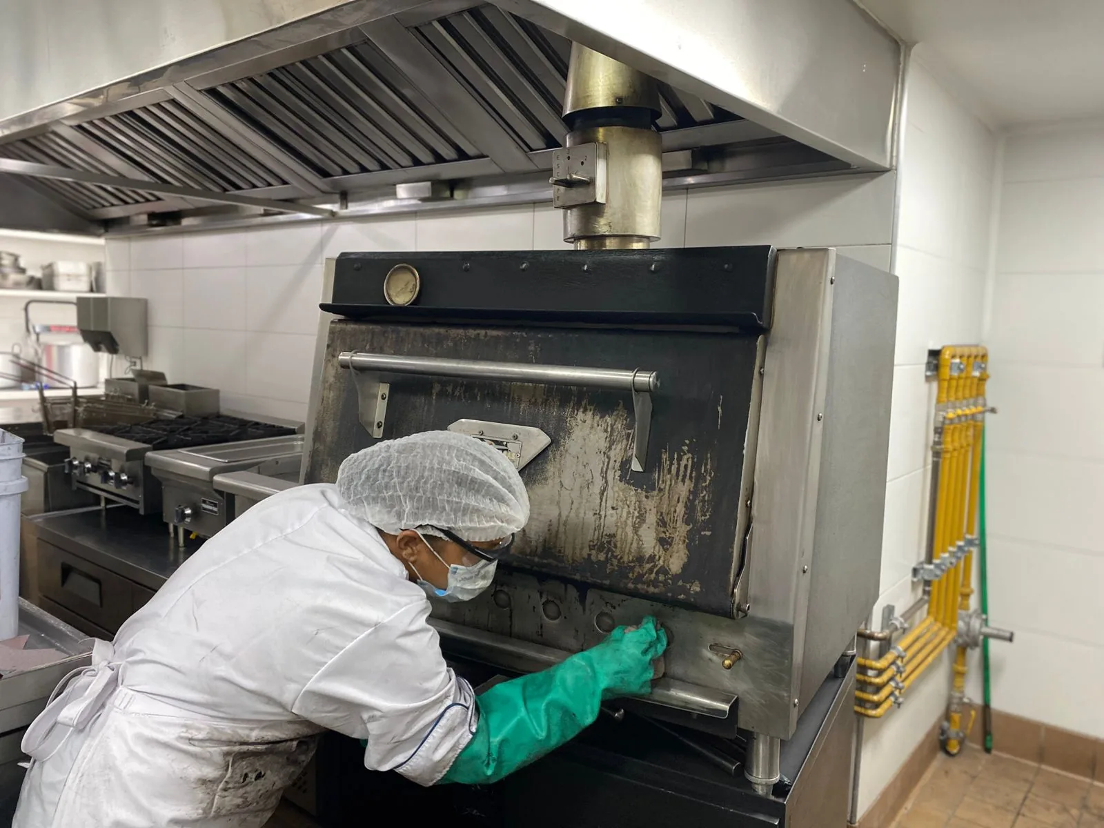 Aseo profundo de cocina industrial